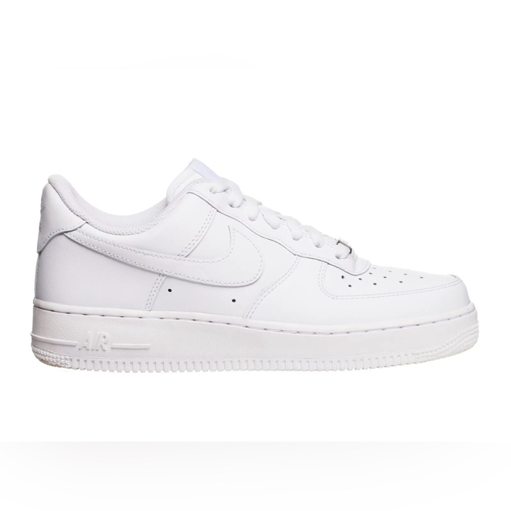 Women’s Airforce 1 07’ size 8
